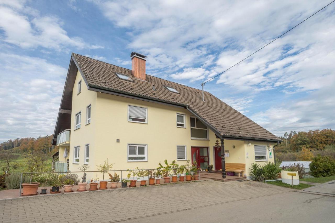 Ferienwohnung Zapfs Bauernhof Stiefmütterchen Tettnang Exterior foto